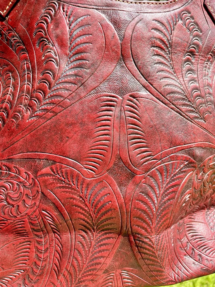 Cartera de Hombro DE Colección líderes en cuero Tocada a Mano Marrón con Tono Dorado y Bolsillos Foto 4 de 4