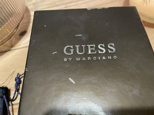 Guess Charm Bracelet with 7 Heart Charms New - Imagen 3 de 3