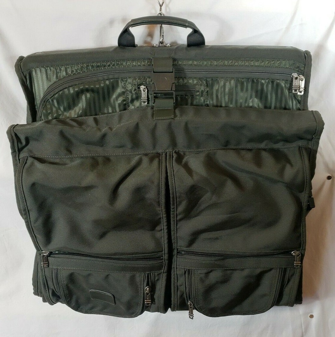 Tumi 231M3 Bi Fold Garment Bag - Green - 39 Tumi 231M3 Bi Fold Garment Bag - Green - 39