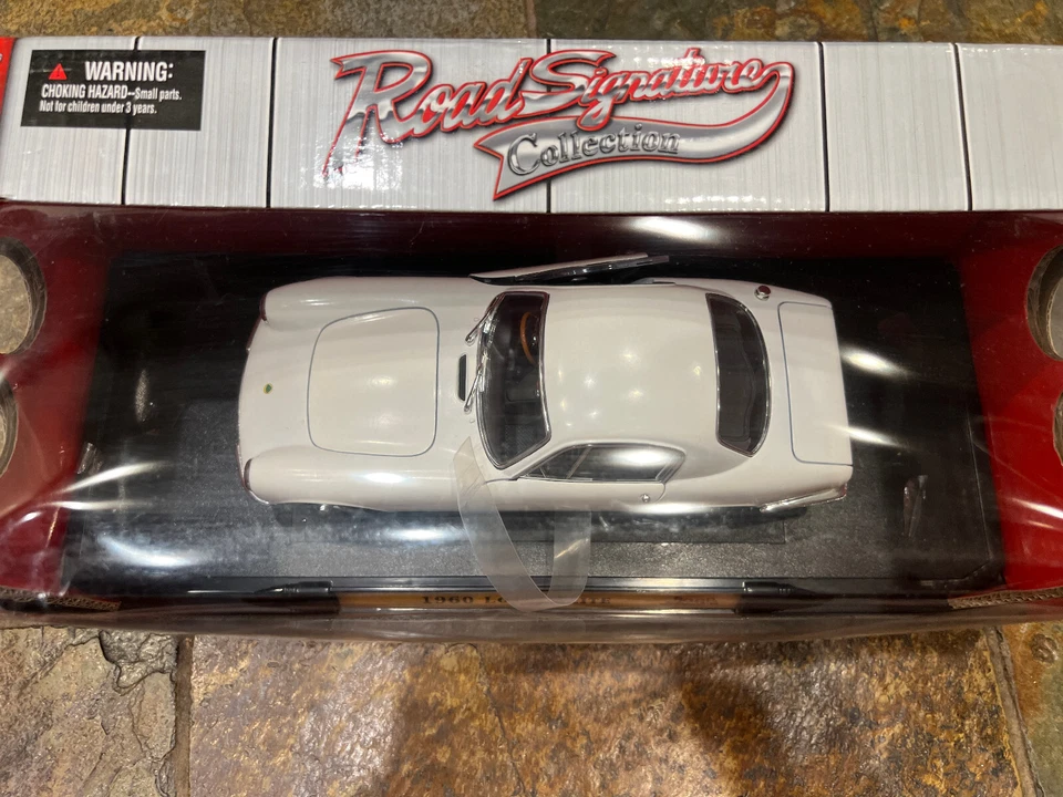 1960 LOTUS ELITE White DIECAST 1:18 Road Signature Yat Ming 92768 - Image 4 of 4