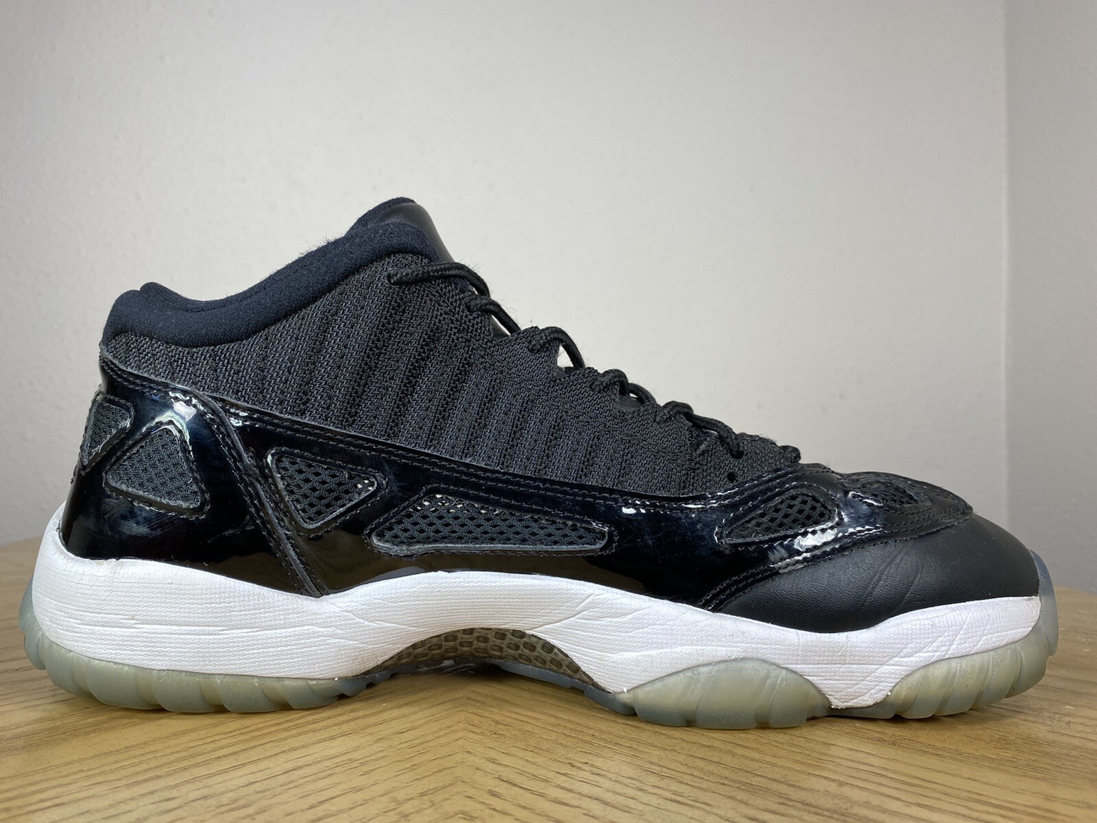 jordan 11 retro low space jam