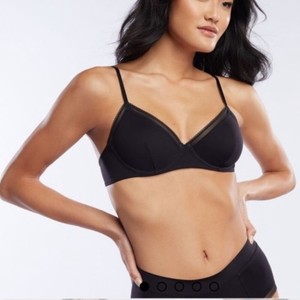 fenty sports bra