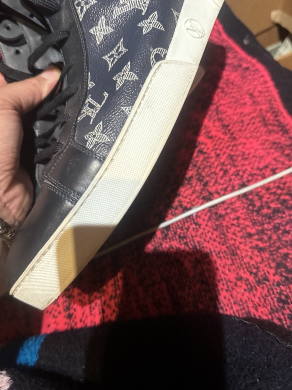 AUTHENTIC Louis Vuitton LV Savane Monogram Lion Chapman 11 (RARE) Hi Top Sneaker image 7