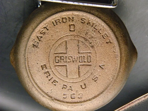 ~OLD~ SMALL CAST IRON GRISWOLD #0 562 ERIE PA USA SKILLET (NO RESERVE)