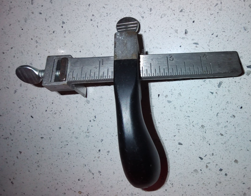 Tiras de cuero Craftool Draw Gauge #3084 de Tandy Cuts de hasta 4" - Imagen 2 de 5