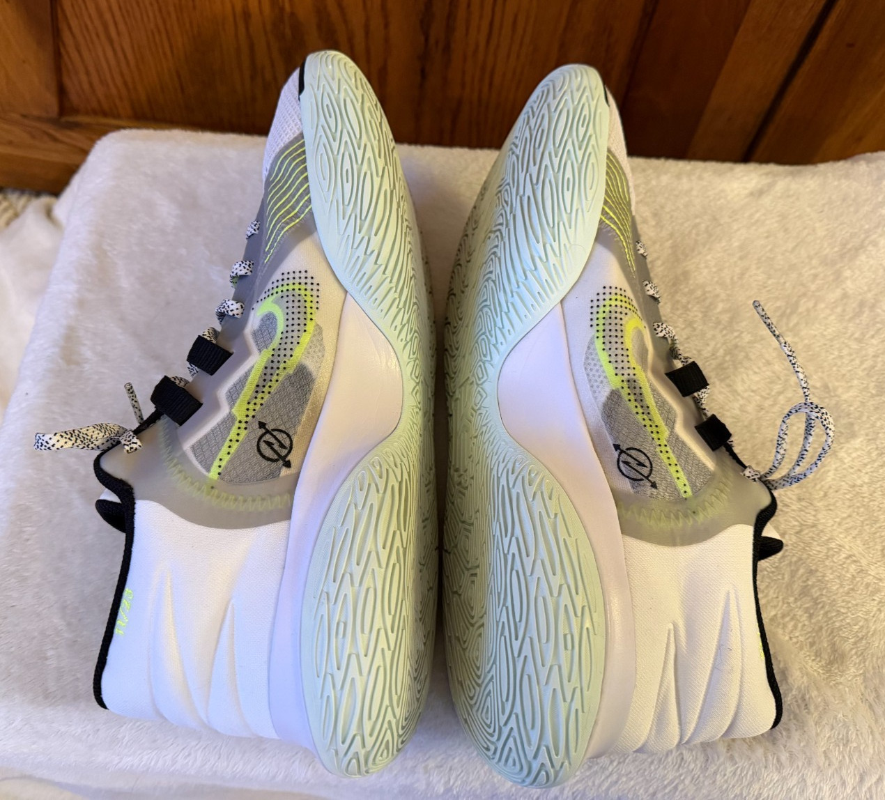 Nike Kyrie Flytrap 5 EP 'White Volt' Basketball A… - image 4