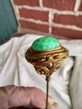 VINTAGE VICTORIAN HIGH DOME JADE GLASS CAB FILIGREE GOLD TONE HATPIN