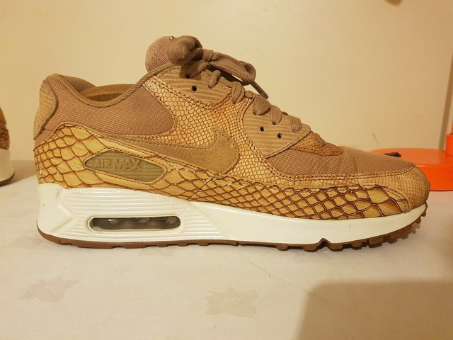 mens tan nike trainers