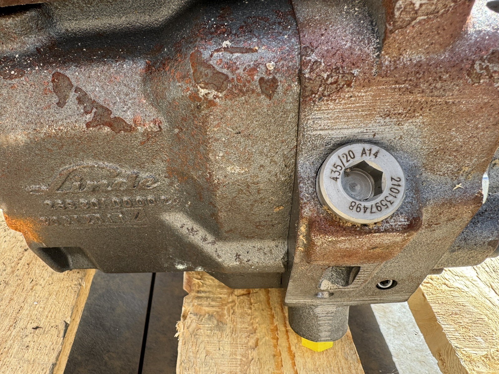 Brand New Linde 75cc Hydraulic Variable Pump HPV75 02R - V36330010  