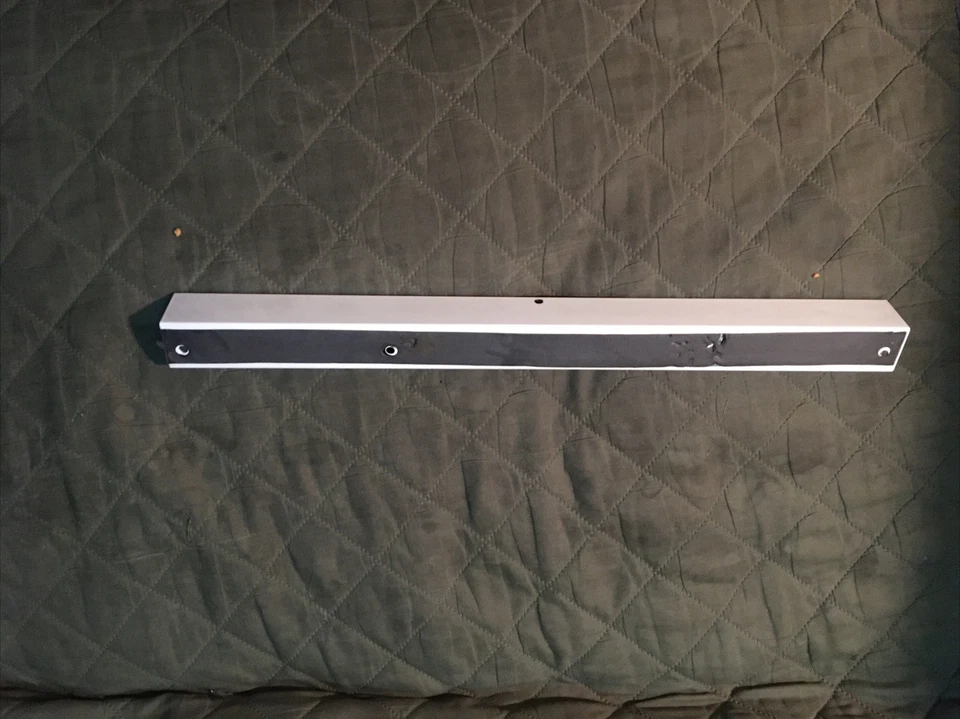 DAEWOO AC Modelo: DWC-0546FCL Barra de riel de soporte superior 425x31x32 mm Foto 3 de 4