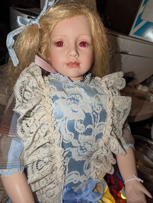Haunted Doll, Positiver Spirit, Künstlerpuppe