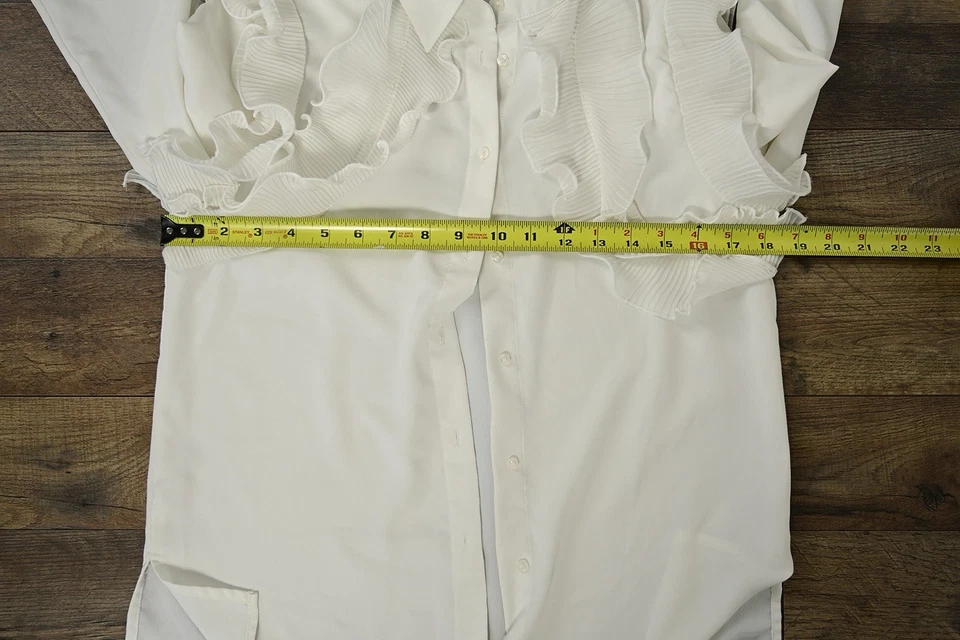 Blusa da moda feminina Zara S. branca com babados com botão e destaque de gravata  - Imagem 4 de 4