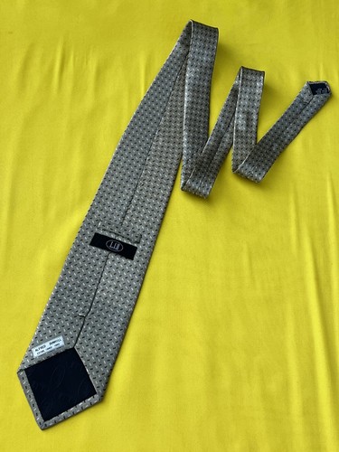 Authentic ALFRED DUNHILL Abstract Design On Silver 100% Silk Wide Necktie Tie - Picture 10 of 12