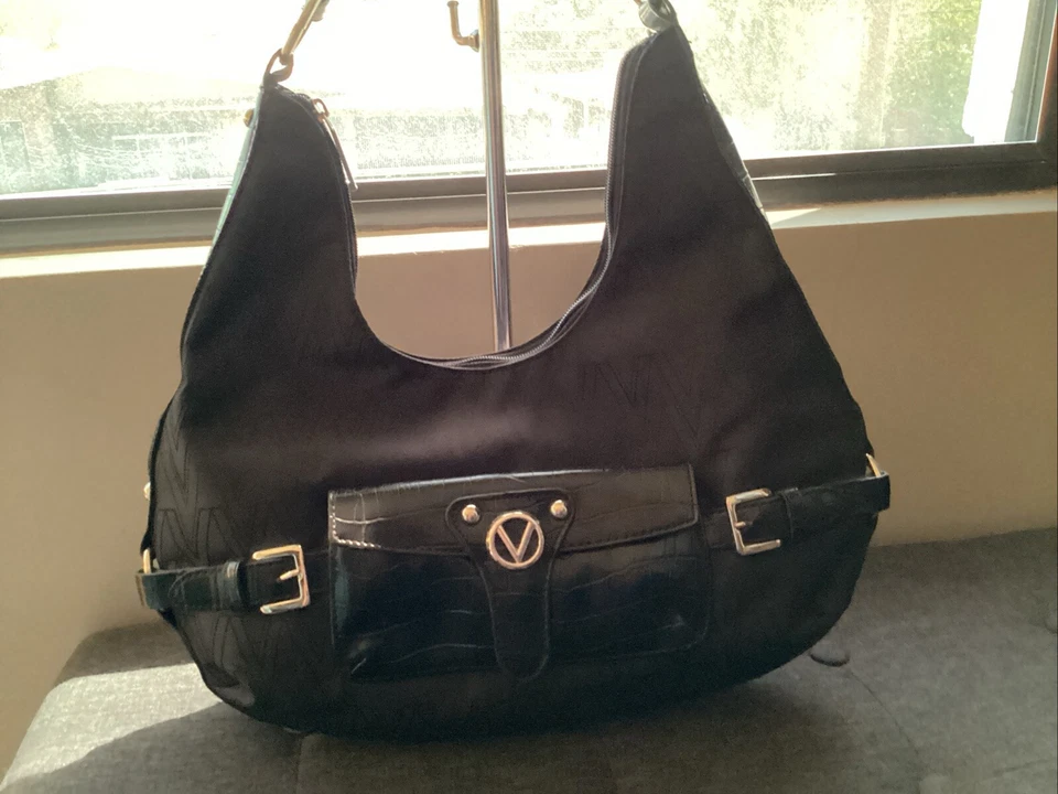 Bolso de Hombro Valentino Negro Lona Mediano Plata Acentos Herrajes, Foto 2 de 4