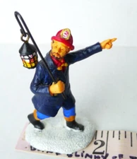 Lemax Christmas Village Fireman Pompier and Lantern Station 3 Figurine 2000