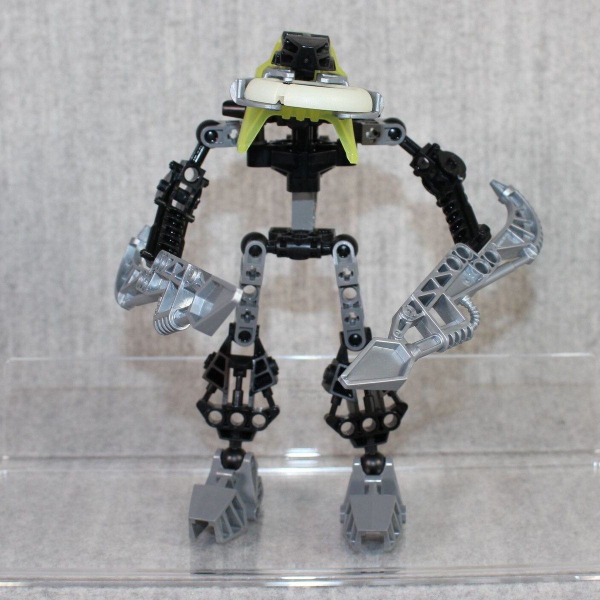 LEGO BIONICLE 2004 Vahki Rorzakh 8618 Figure Complete Weapons