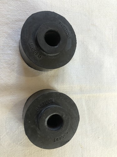 Troumph Gt6 / Spitfire Herald Vitesse Front Diff Mount Rubbers Real Quality - Picture 3 of 5