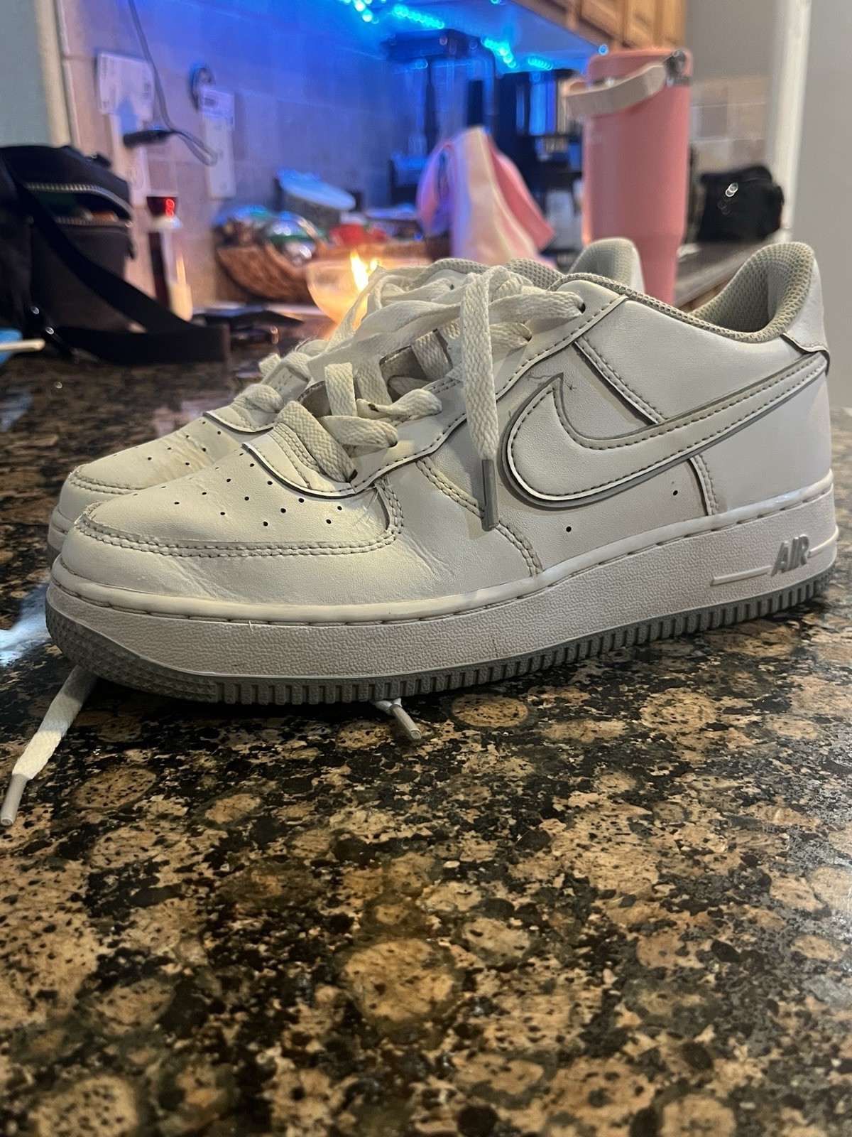 Air Force 1 Silver And White Low Top Size 6Y thumbnail 4
