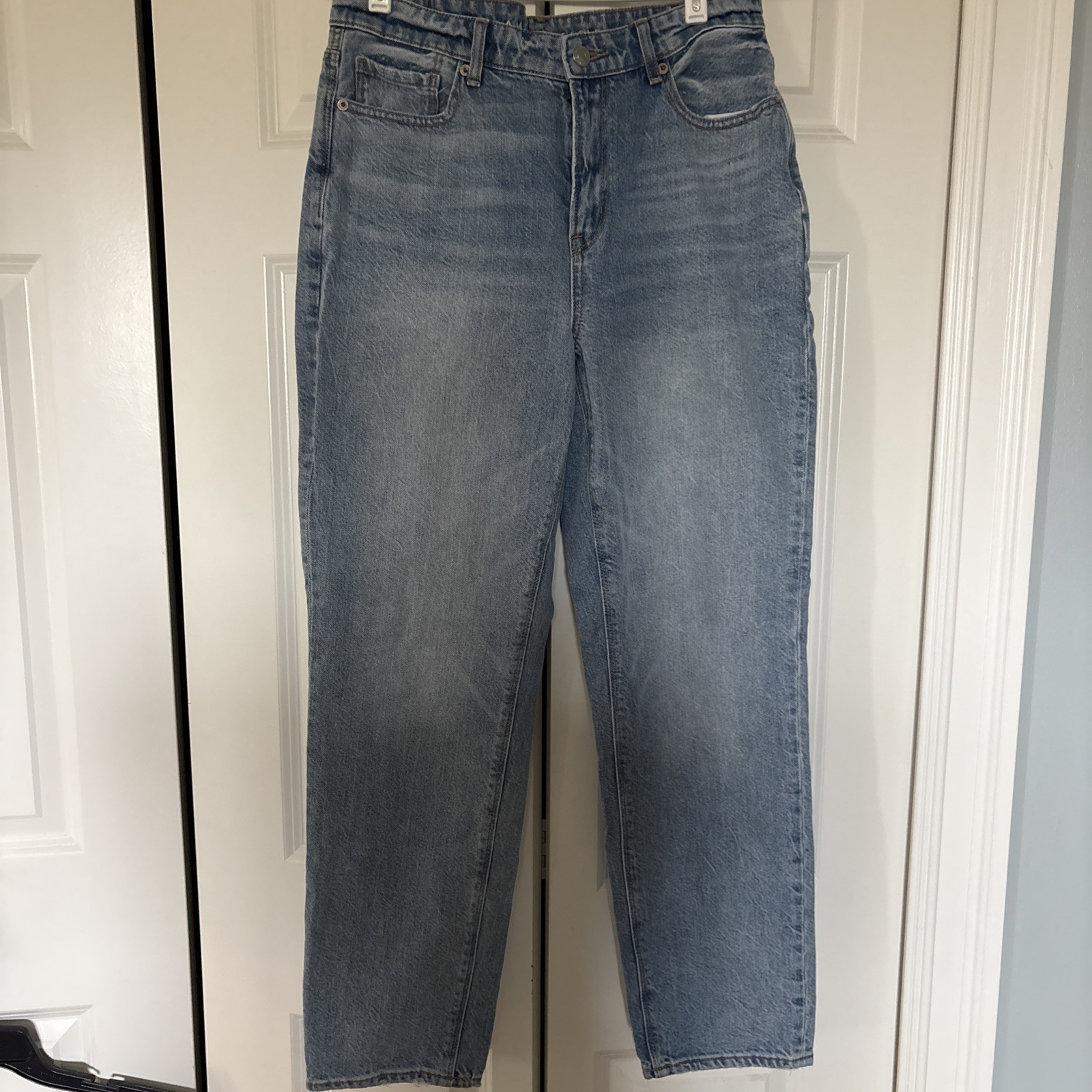 American Eagle Women's Blue Jeans Size 8 Mom Jean