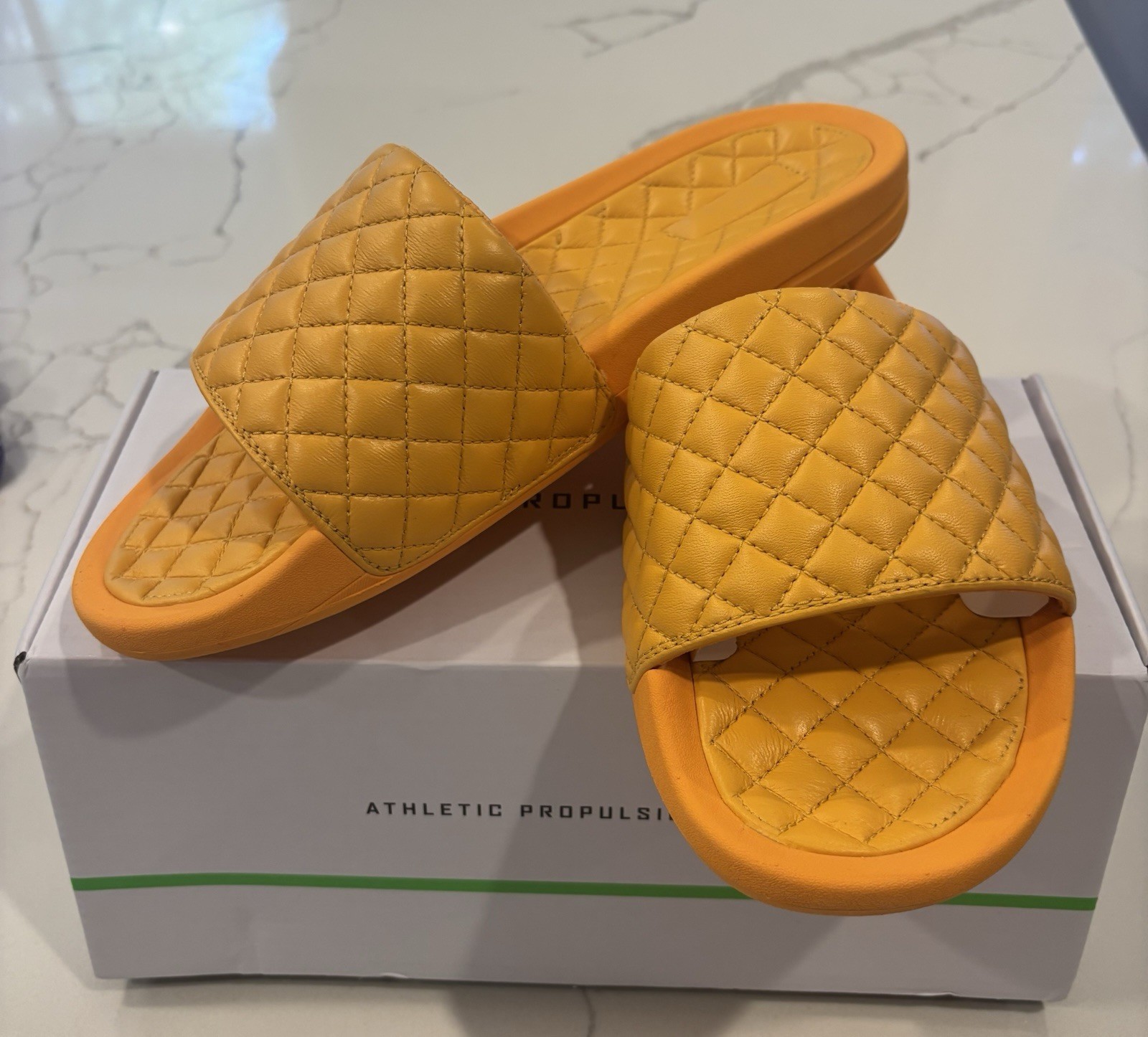 $195 APL Athletic Propulsion Lab Lusso Slides Uomo Taglia 11 Nuovo con scatola