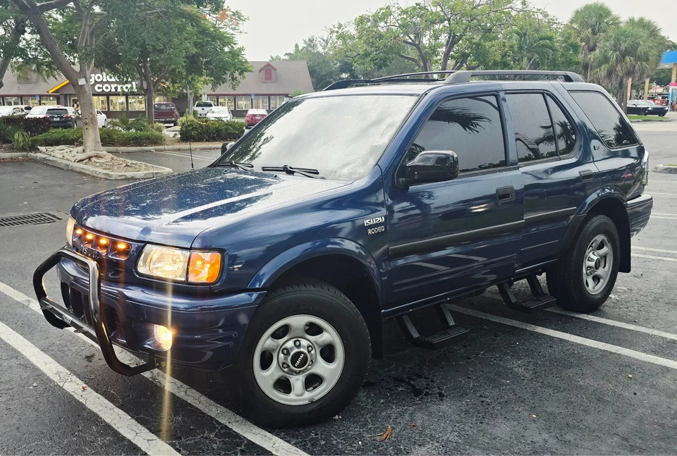 2002 Isuzu Rodeo LSE - Image 3 of 4