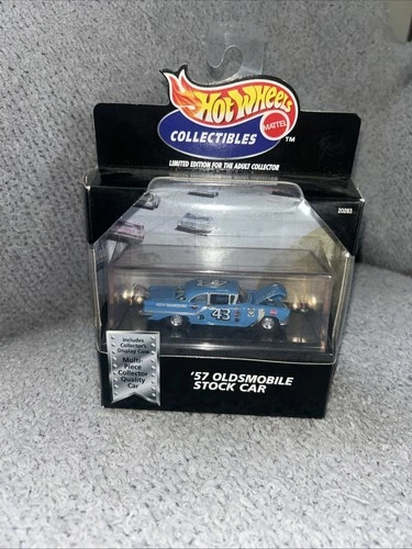 HOT WHEELS ~RICHARD PETTY '57 OLDSMOBILE STOCK CAR w/ DISPLAY CASE - Vintage