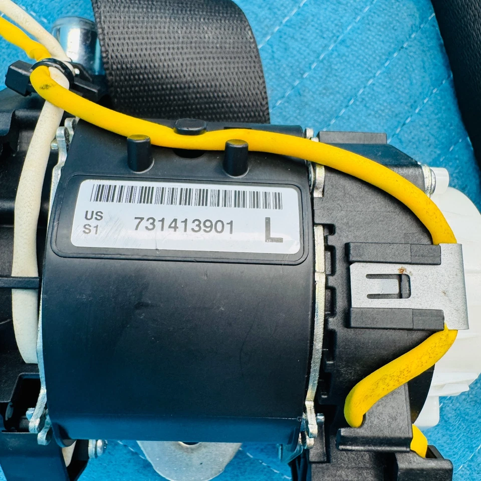 Cinturón de seguridad delantero izquierdo BMW 650i 2012-2017 con pretensor OEM 731413901 Foto 2 de 4