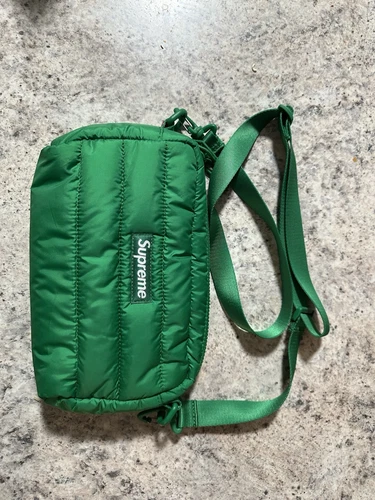 Pochette tampon suprême verte FW22