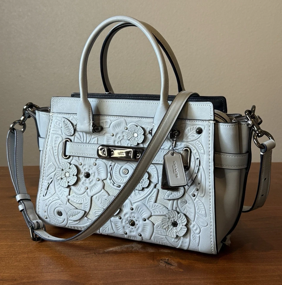 Raro Coach Swagger 27 rosa de té azul cielo y detalle de herramientas difícil de encontrar excelente Foto 3 de 4