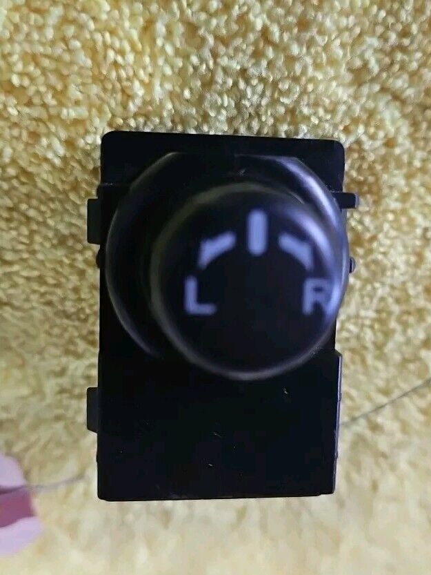 03-08 Nissan 350Z Driver Door Power Mirror Control Switch 03-08 Nissan 350Z Driver Door Power Mirror Control Switch
