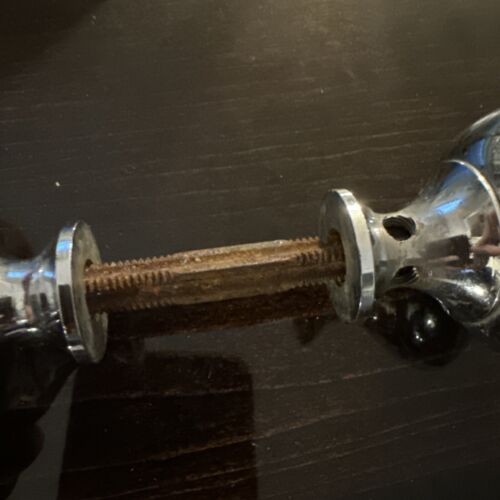 VINTAGE CHROM TÜRKNÖPFE GRIFFE SET MIT SPINDEL RUND 2" - Bild 8 von 8