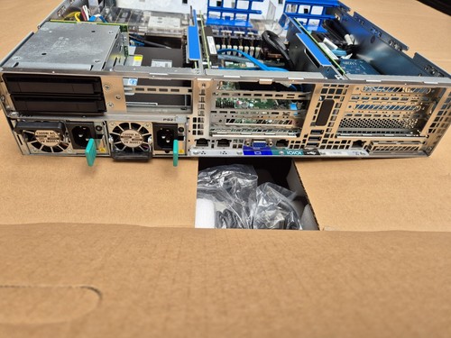 Intel R2224WFTZSR 24+2 SFF 2U Server / 2x Xeon Gold 6248 / 192GB / OcuLink - Picture 3 of 14