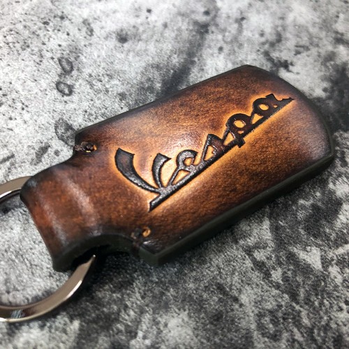 Handmade leather keychain with Vespa logo. 1EA - Picture 5 of 8