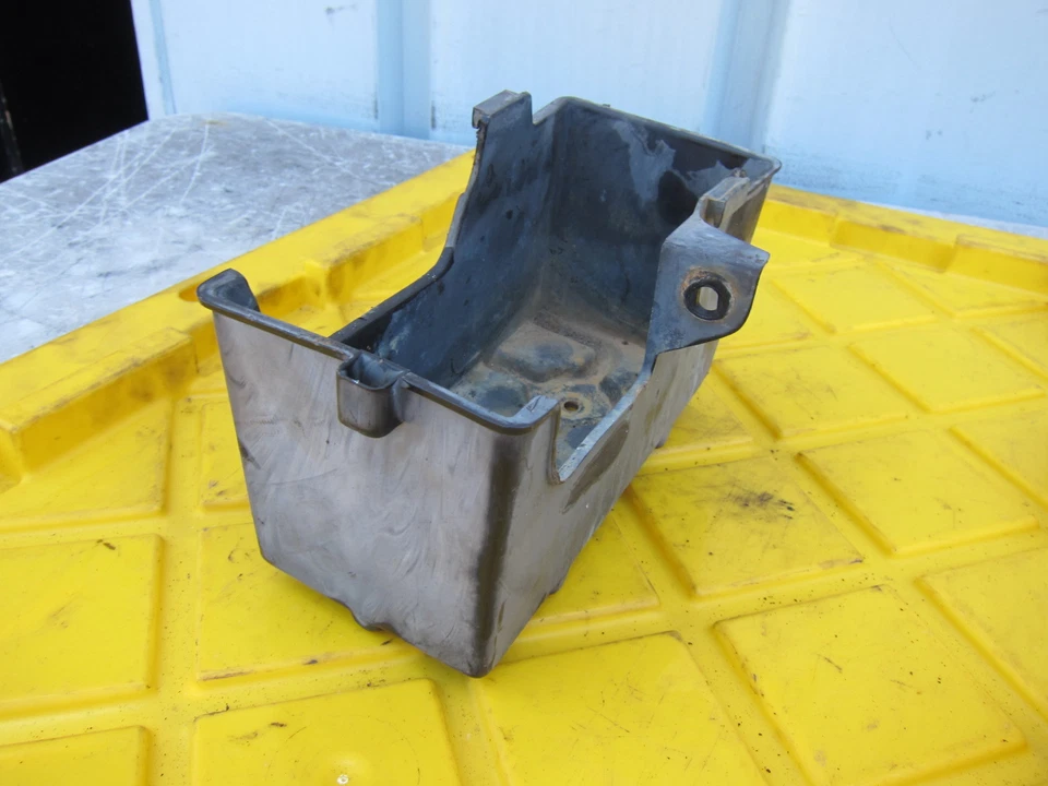 Yamaha Venture Royale XVZ1200D 1985 OEM bandeja de batería soporte de caja Foto 3 de 4