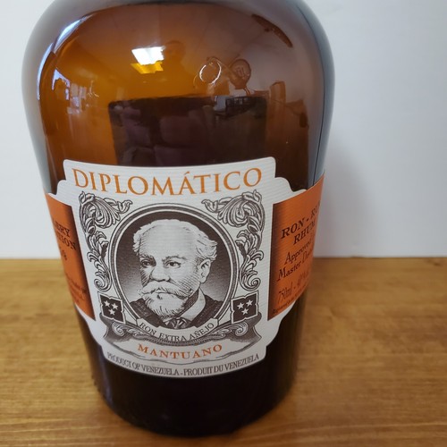 RON Diplomatico Antiguo Reserva Exclusiva from Venezuela Empty Bottles Brown - Picture 3 of 8