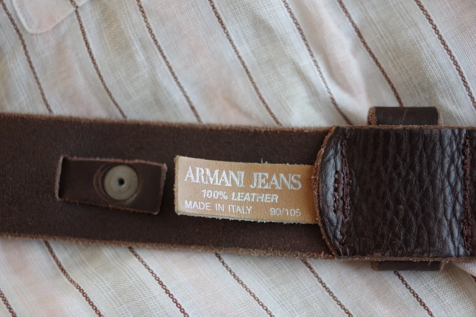 Cinto de couro vintage Armani Jeans marrom chocolate Tamanho: 90/105 L 40" W 1,5" - Imagem 4 de 4
