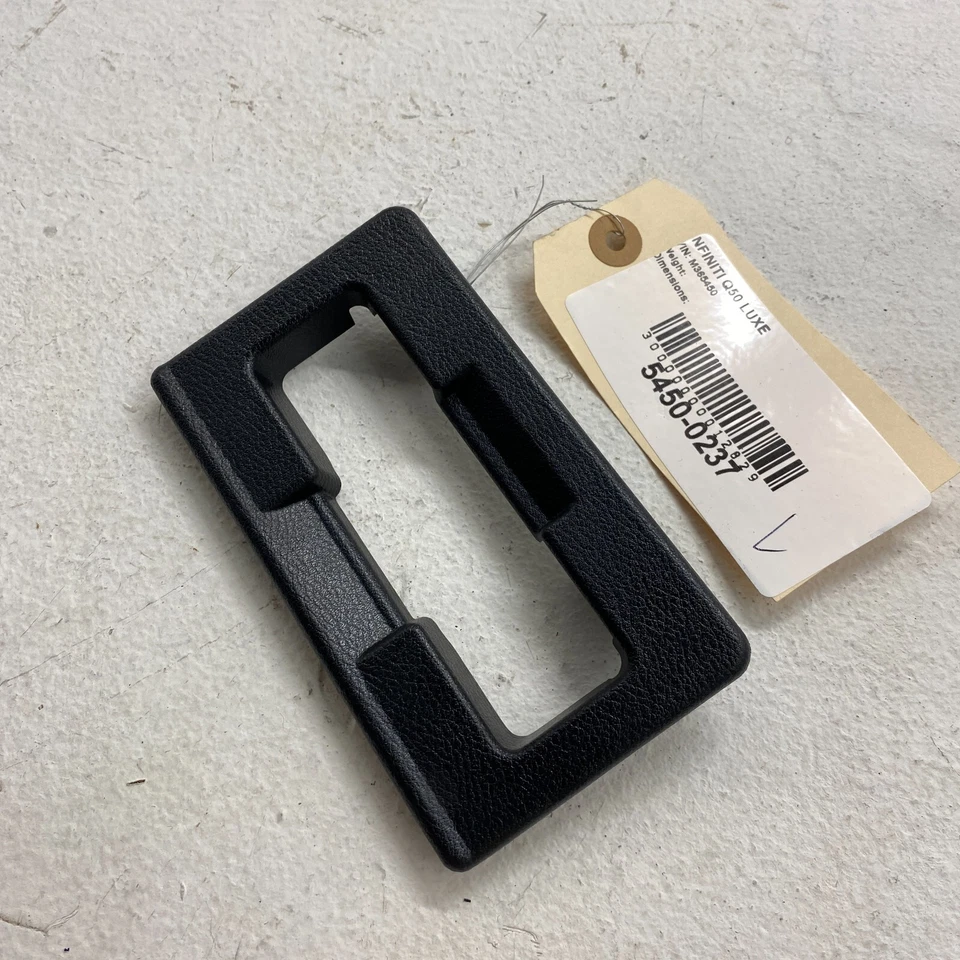 Оригинальный чехол для заднего сиденья правого или левого ударника 2014–2020 Infiniti Q50 - Изображение 3 из 4