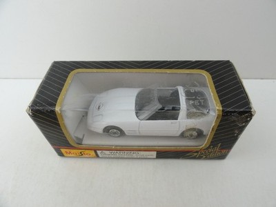 Maisto Special Edition 1/64 Corvette ZR-1 (White) in box