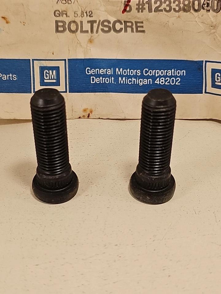 LOTE DE 2 pernos/pernos originales GM 12338040 NOS Foto 3 de 3