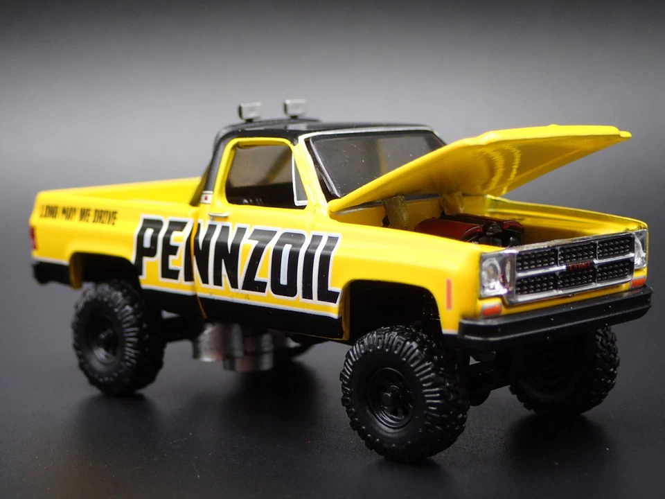 Modello Auto 1/64 GMC SIERRA GRANDE 15 Pickup Truck 4X4 Squarebody 1976 - Immagine 4 di 4