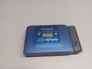 Panasonic RQ-SX22V Walkman (powers on, for parts)