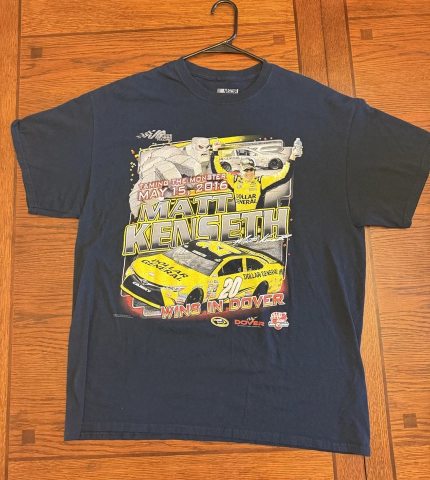 Camiseta 2016 Matt Kenseth Dover Win NASCAR XL Black Fanatics Foto 3 de 4