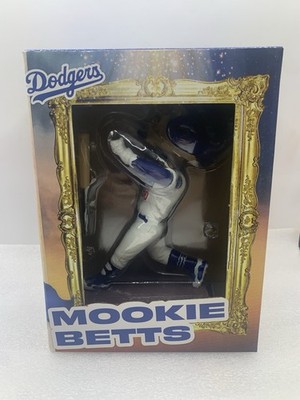 MOOKIE BETTS BOBBLEHEAD DODGERS STADIUM SGA 08/30/2021 LOS ANGELES