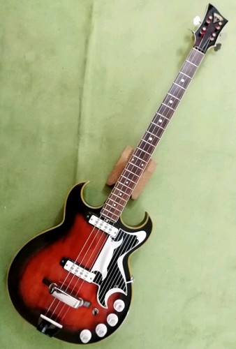 Eko Florentine Bass 1960s In Exceptional Condition