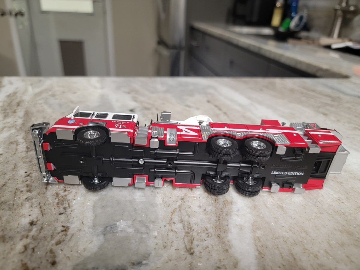 American LaFrance Tower Ladder 71 Yonkers NY 1/64 Code 3 – Miniature Pompier Métal Et Plastique