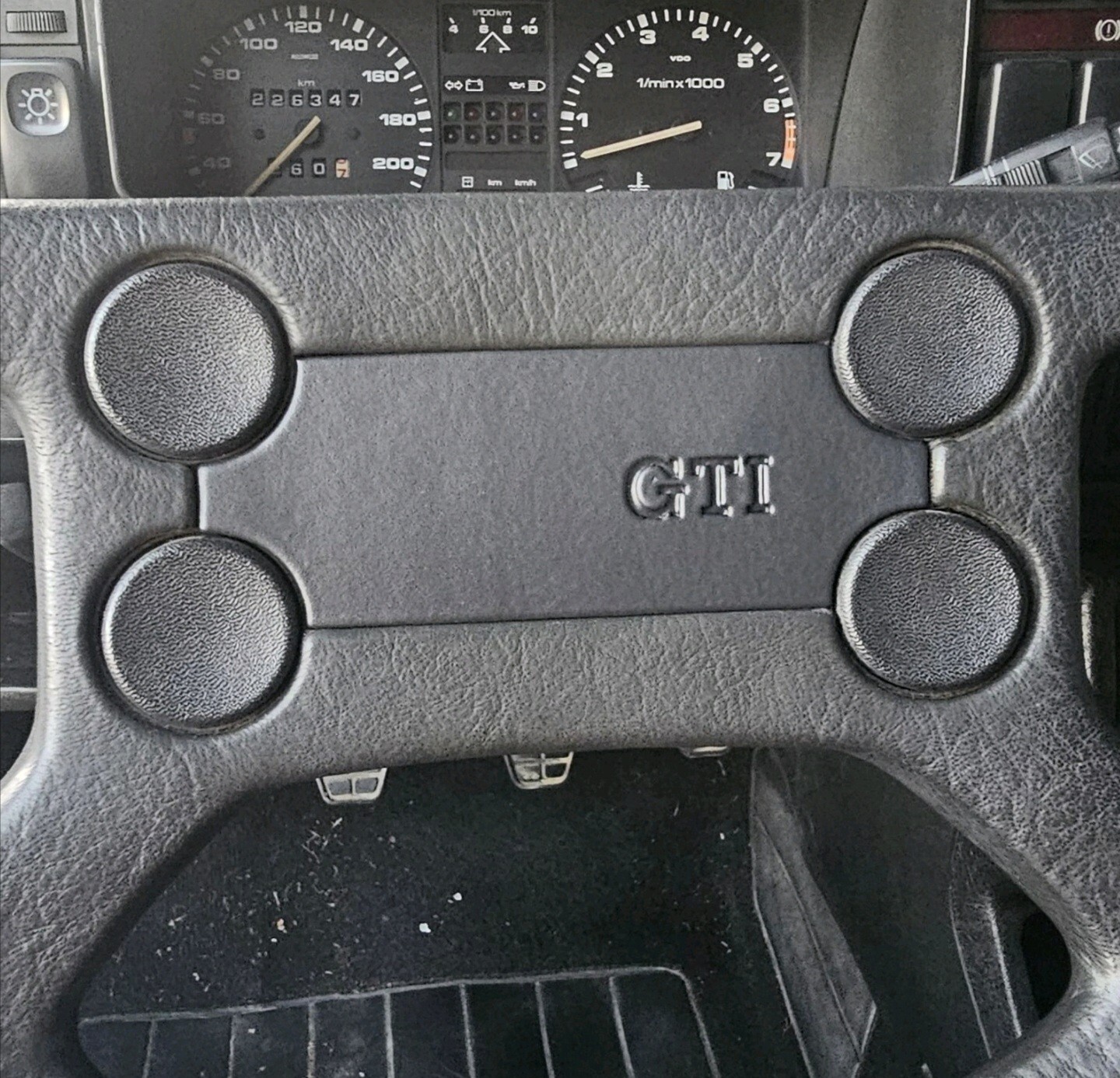 Centre de volant GTI pour Golf 1 et 2 - Logo d'origine 171419669L noir