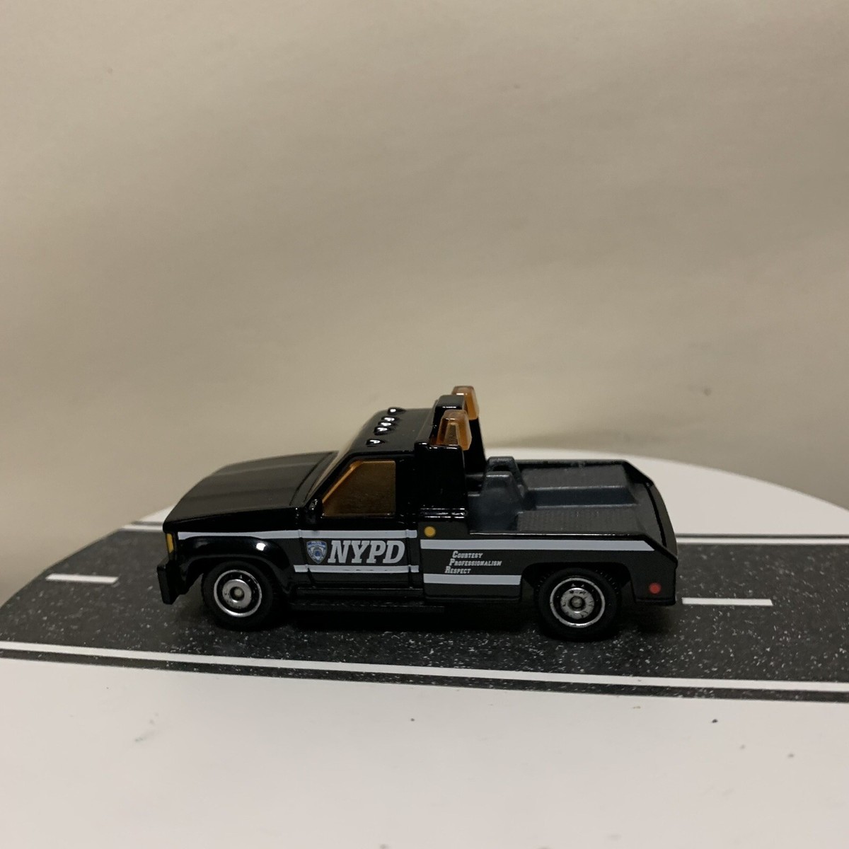 2016 Matchbox Multipack Exclusive GMC Wrecker Black NYPD Police