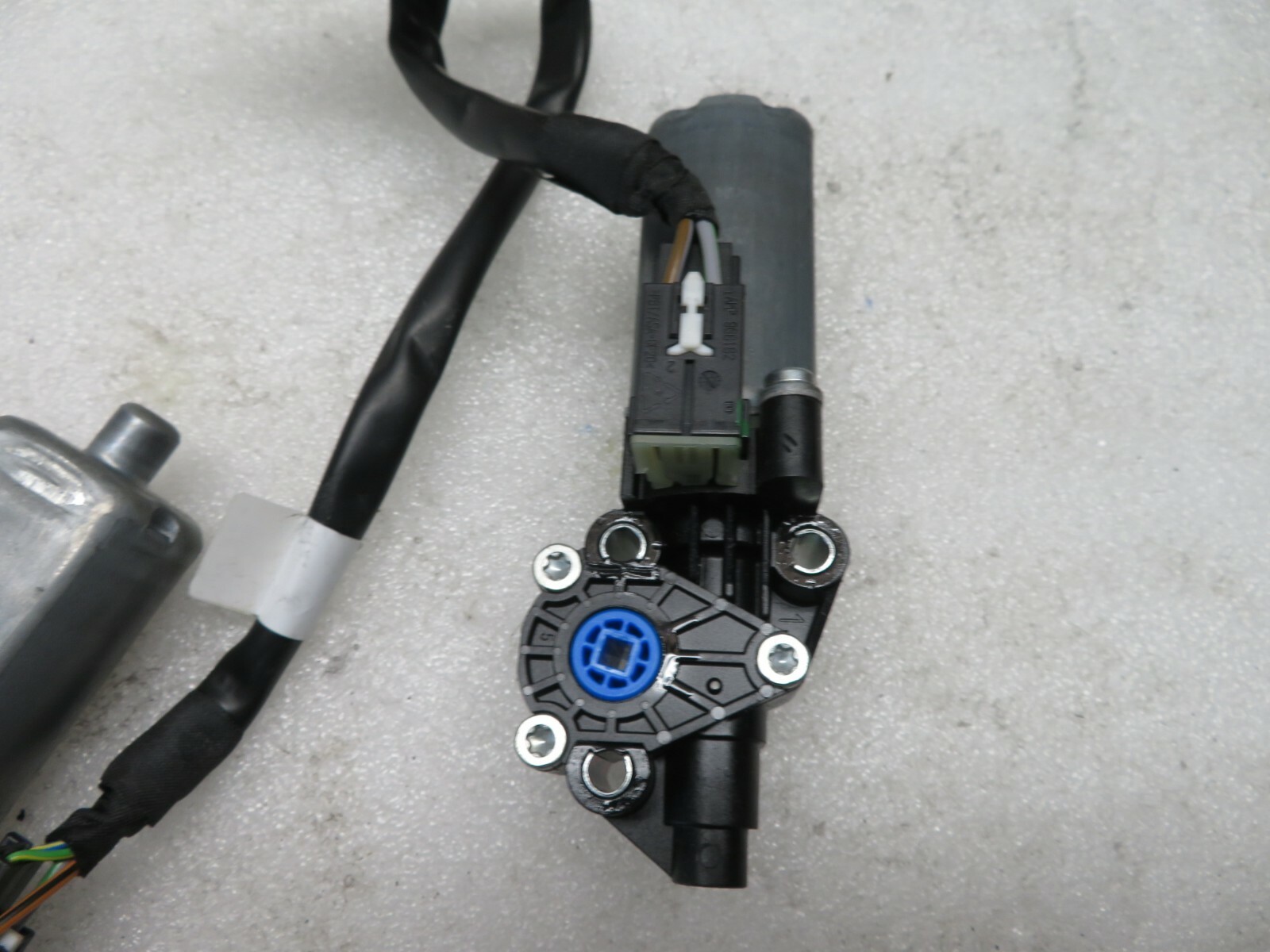 2014-2019 MASERATI GHIBLI SQ4 STEERING COLUMN SHAFT ADJUSTER MOTOR SET OF 2 OEM