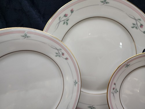 Lenox Rose Manor 5 Piece Place Setting - Picture 2 of 3