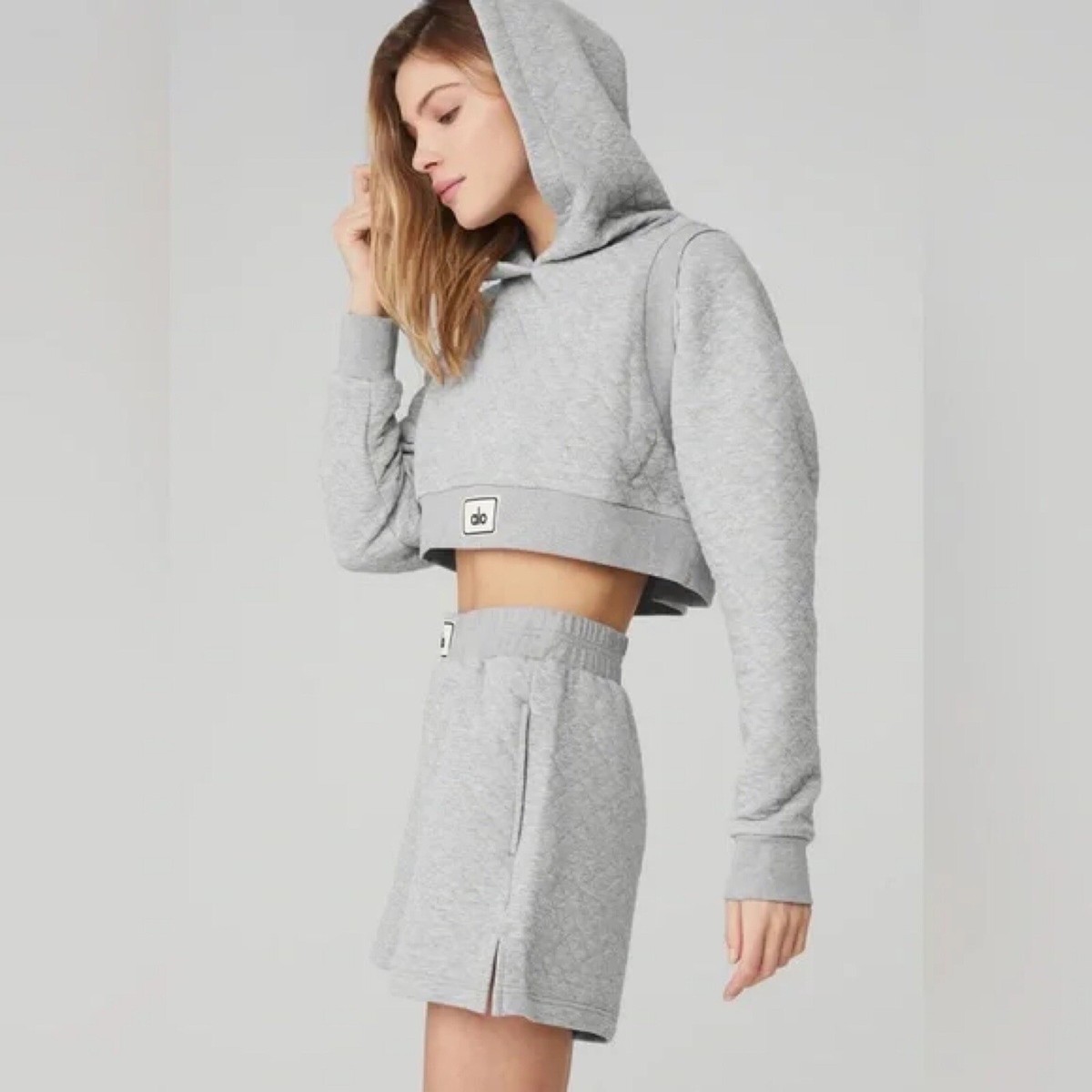 Alo Yoga CROPPED HOODEE（クロップド フーディー）グレーS Alo Yoga Quilted Cropped Arena Hoodie Athletic Heather Grey